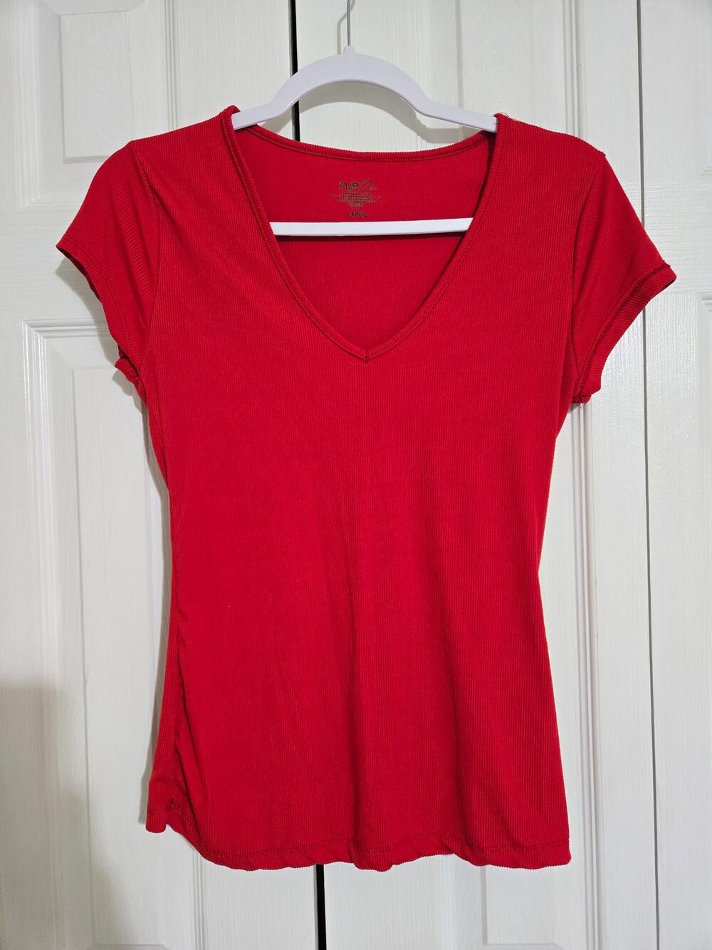 Rue21 large juniors red ribbed t shirt